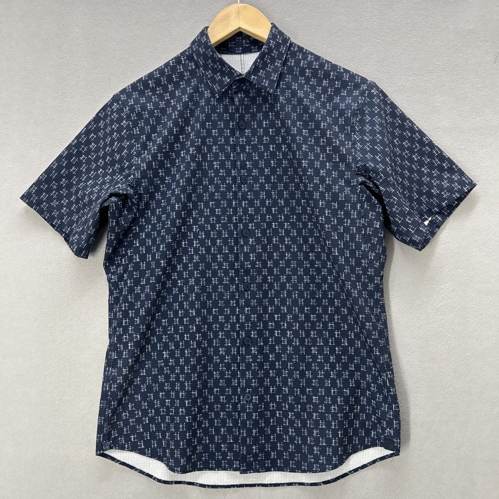 Lululemon Airing Easy Button-Up Shirt Mens Small Blue Geometric Short Sleeve
